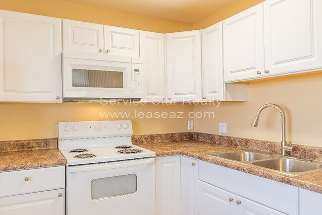 Foto del edificio - 735 E Hazel Dr