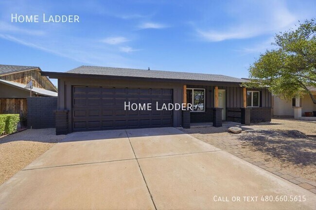 Building Photo - 2137 E Cornell Dr
