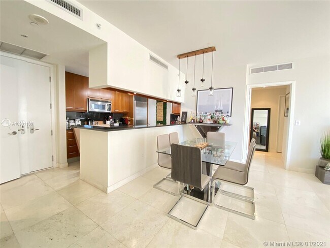 Building Photo - 901 Brickell Key Blvd