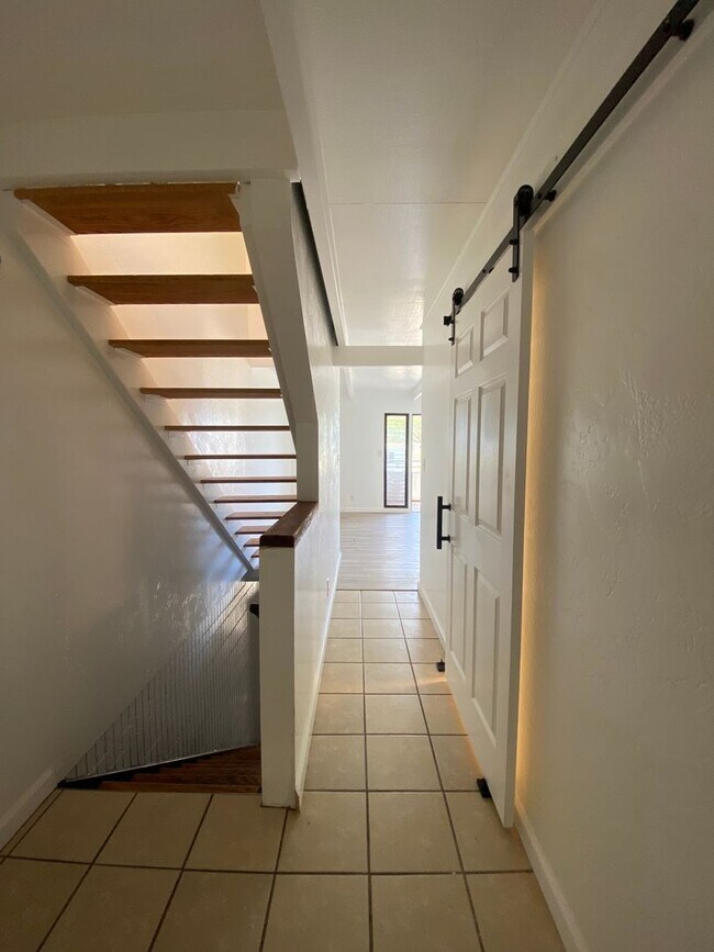 Foto del edificio - Townhome 3 Bedroom, 1 Bath