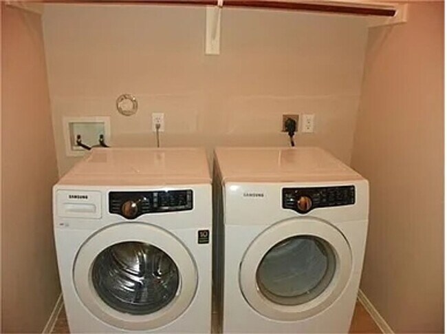 Foto del edificio - Charming 5BR Townhome in Houston