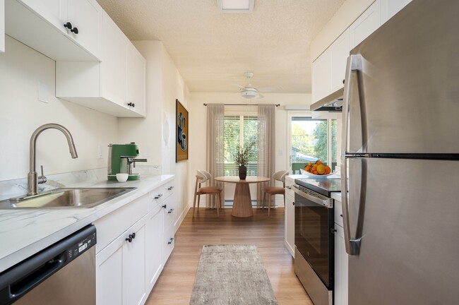 Building Photo - SAGEWOOD ESTATES