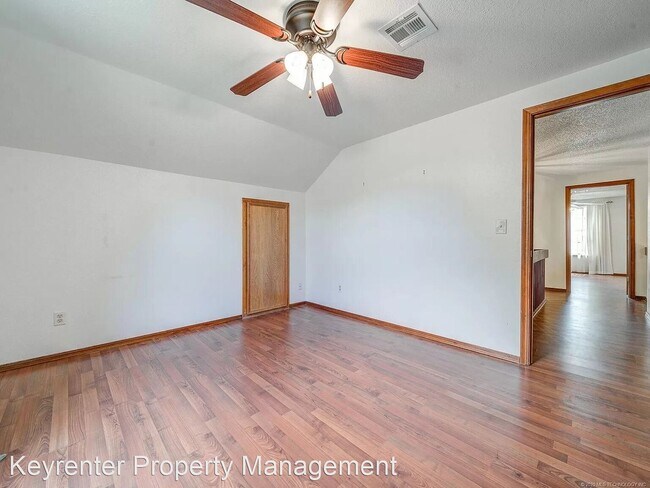 Foto del edificio - 4 br, 2 bath House - 9143 S Maplewood Ave