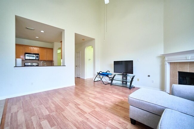 Building Photo - 10027 Deer Track Ct
