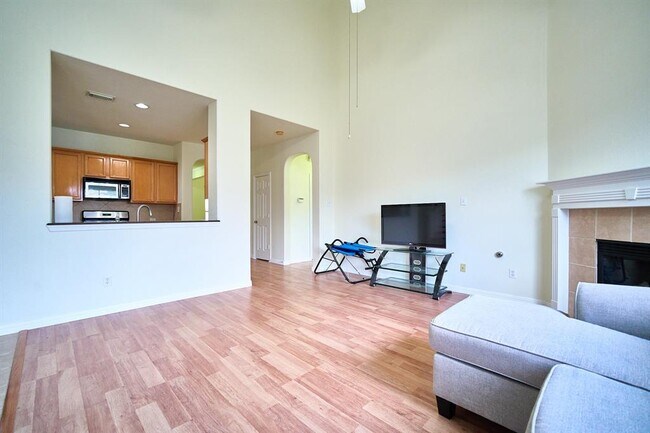 Foto del edificio - 10027 Deer Track Ct