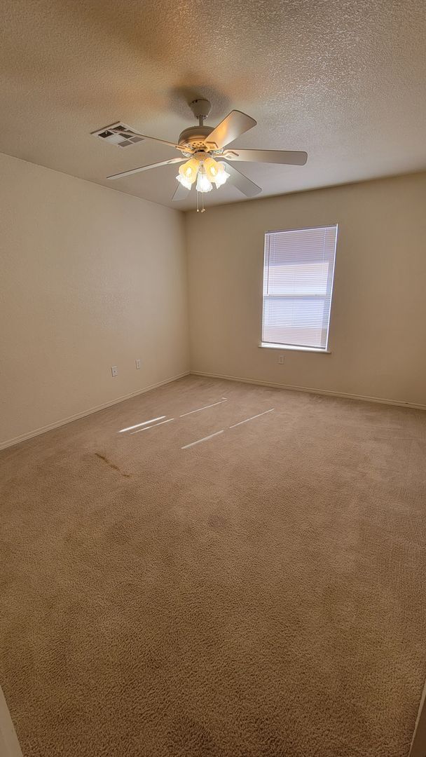 Foto del edificio - Lovely 2 Bdrm/1 Bath Home Sits in a Small ...