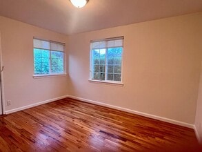 Building Photo - 1874 Villa St