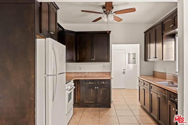 Building Photo - 2928 Walton Ave