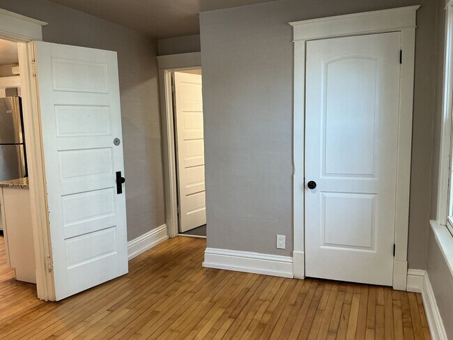 Foto del edificio - 1518-20 S 83rd St