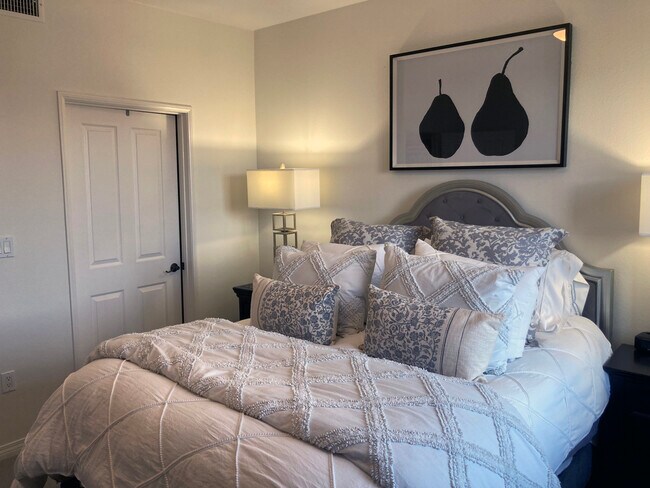 Bedroom - 6020 Seabluff Dr