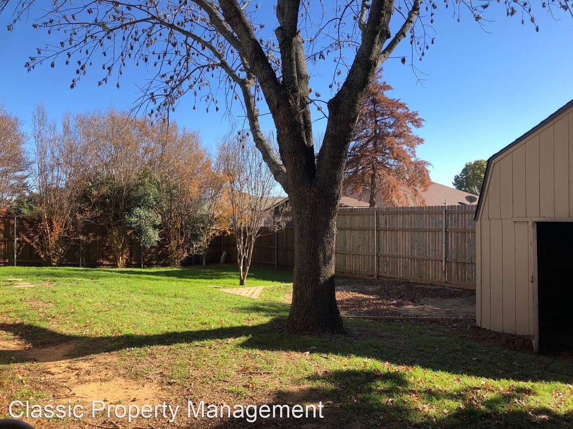 Building Photo - 3 br, 2 bath House - 2706 Monthaven Dr.
