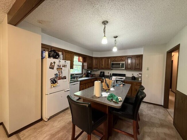 Foto del edificio - $2,995 | 4 Bedroom, 3 Bathroom Multi Floor House | NO Pets | Available for August 5th, 2026 Move In!