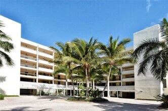 Building Photo - 1930 Harbourside Dr
