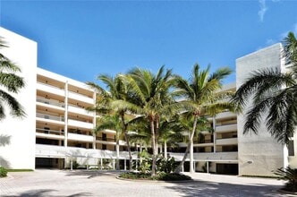 Building Photo - 1930 Harbourside Dr