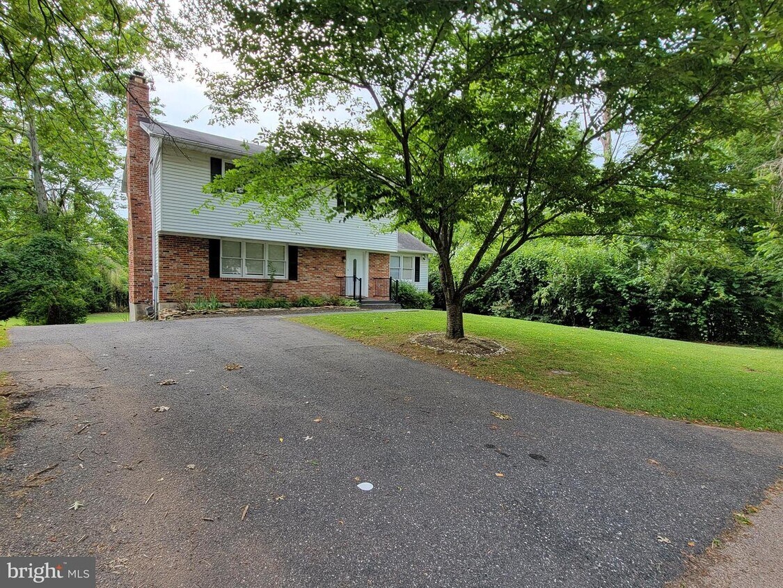 1720 Kurtz Ave, Timonium, MD 21093 House Rental in Timonium, MD