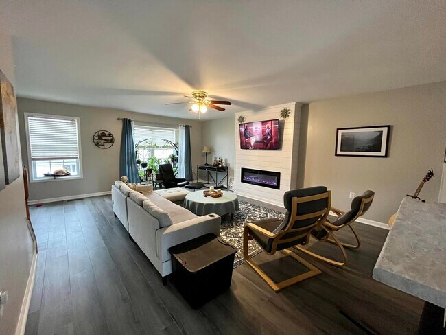 Sala de estar - 46 Myatt Ct