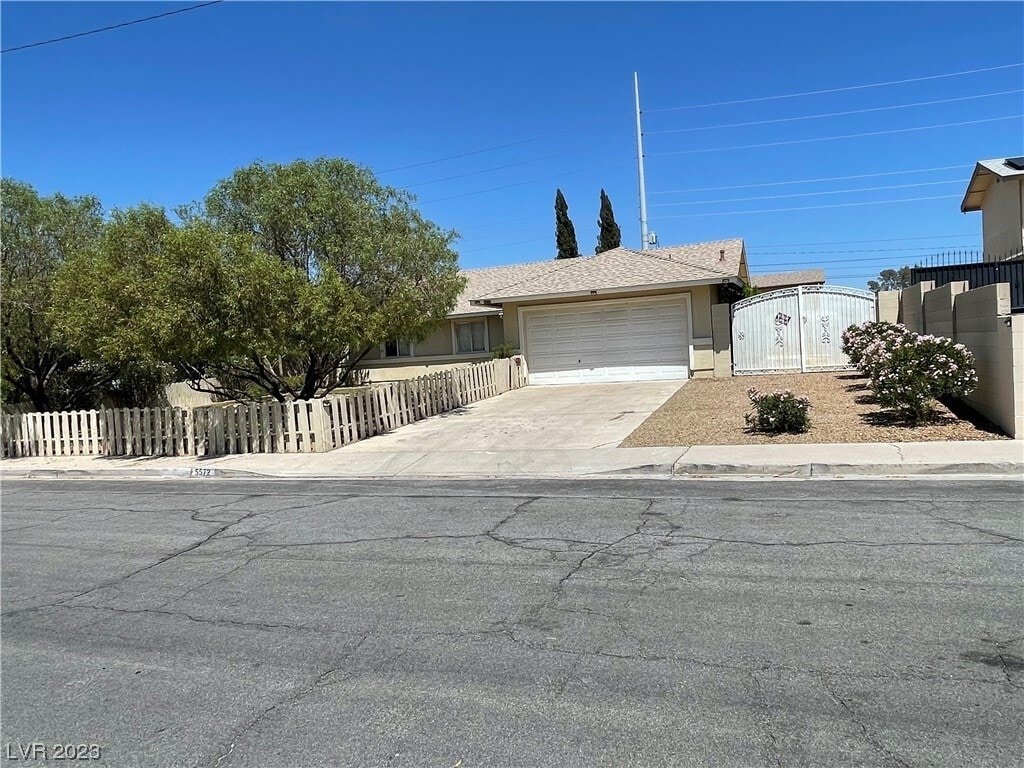 Primary Photo - 5572 Latigo St