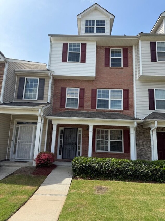 Foto principal - Stunning 4 BR / 3.5 Bath Townhome in Atlanta!
