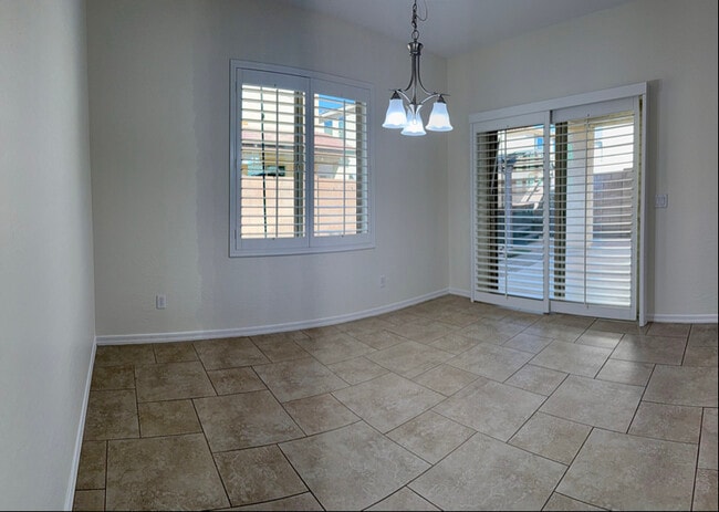 Foto del edificio - 3128 E Franklin Ave