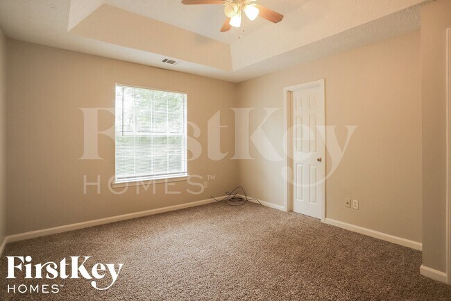 Foto del edificio - 480 E Lake Dr