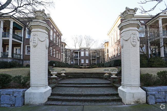 Building Photo - The Saint Charles