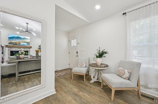 Foto del edificio - 1104 Suterland Rd