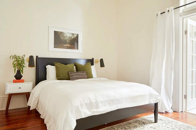 Building Photo - 2317 N Rampart St