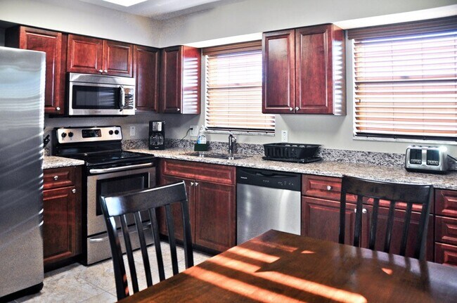Foto del edificio - 801 Hummingbird Way