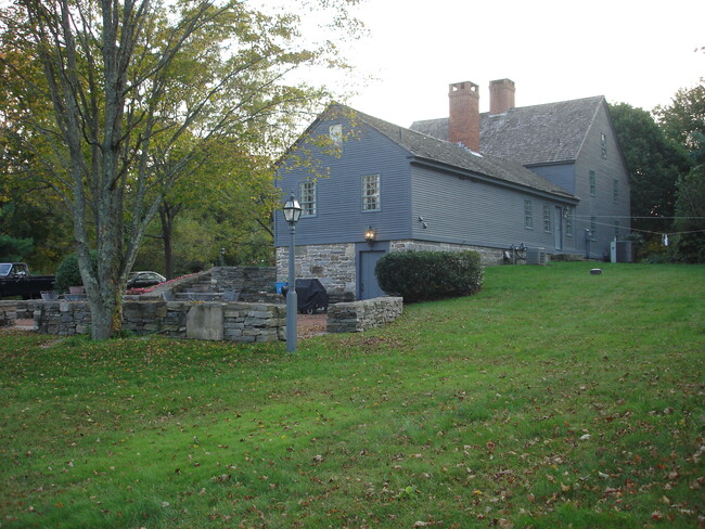 Building Photo - 294 Jones Hollow Rd