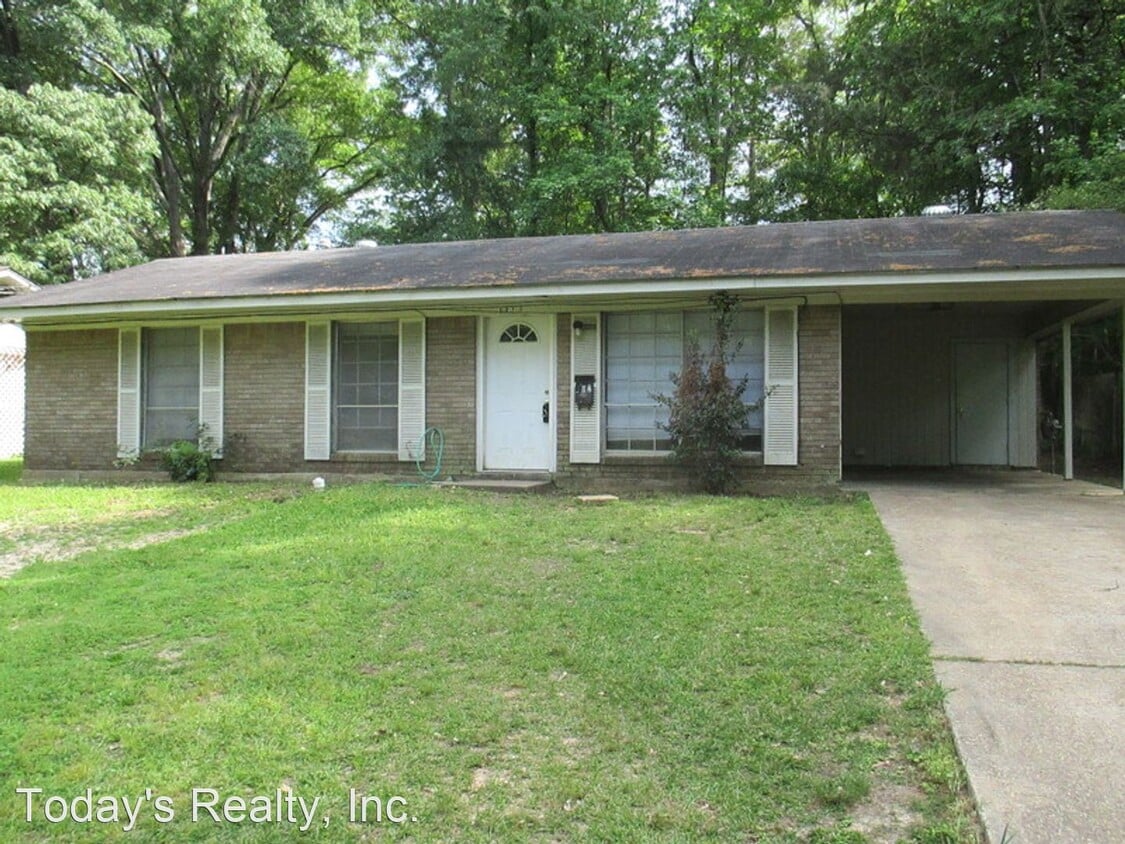 Primary Photo - 3 br, 1.5 bath House - 802 McDonald Avenue