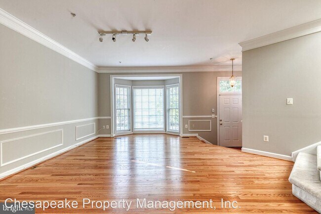 Foto del edificio - 3 br, 3.5 bath House - 10801 Wadsworth Road
