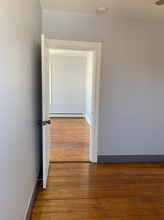 Bedroom - 110 Capital St