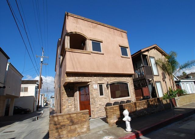 Primary Photo - FURNISHED EXECUTIVE HOUSING (available for...