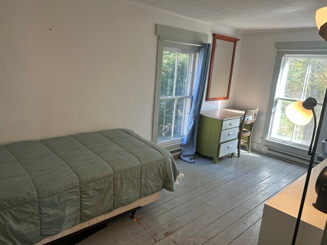 Foto del edificio - 19 Cary Rd