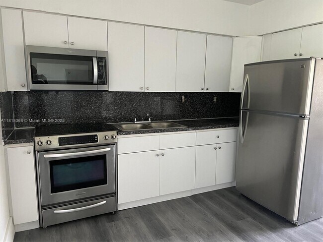 Foto del edificio - 1166 NE 112th St
