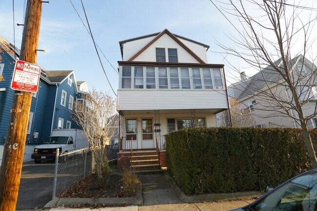 Building Photo - 53 Dean St