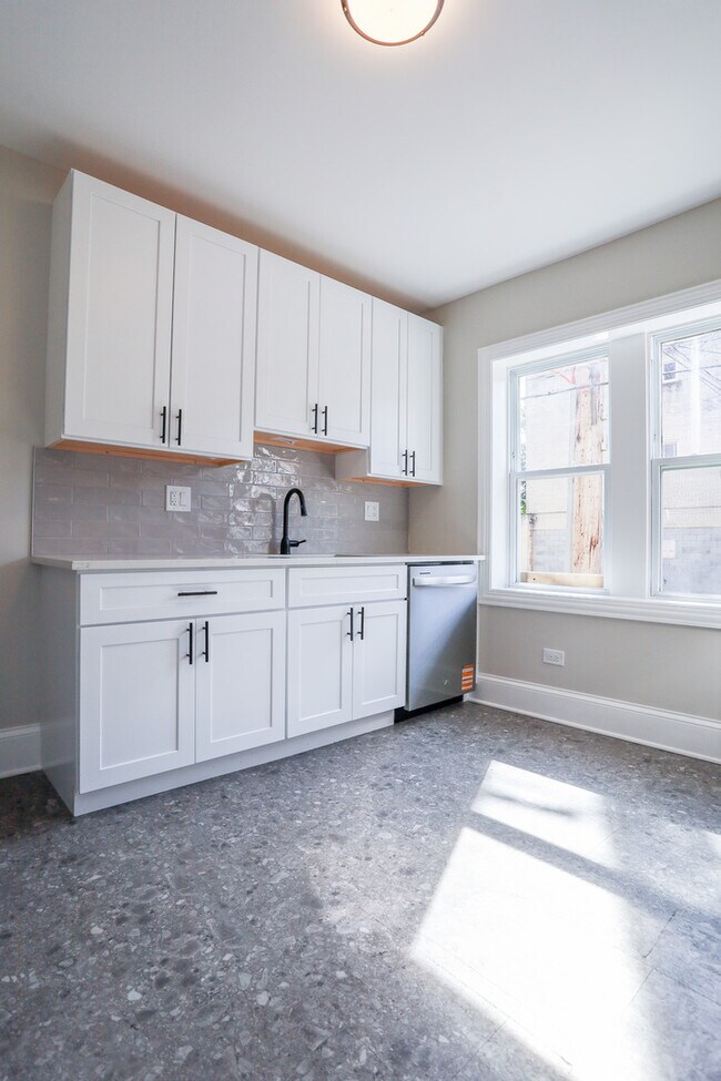 Foto del edificio - 6414 N Richmond St