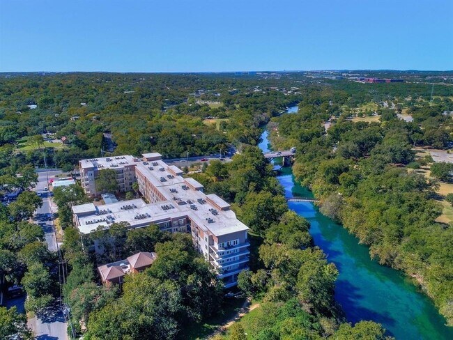 Foto del edificio - 1900 Barton Springs Rd