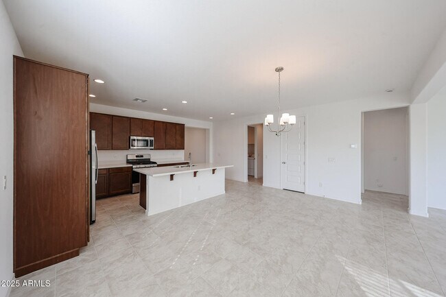 Foto del edificio - 14831 W Cottontail Ln