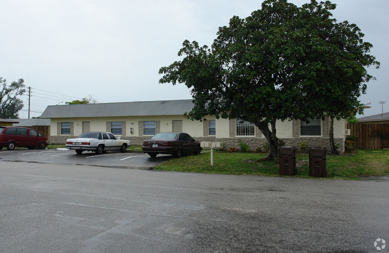 Building Photo - 1921-1941 NW 14th Ave