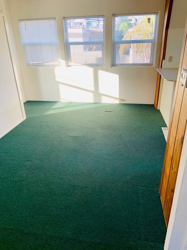 Building Photo - CHARMING STUDIO ON MISSION BLVD W/ PARKING! MISSION BEACH - $2,095/mo!