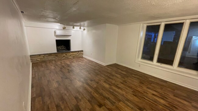 Building Photo - 415 N Washington St