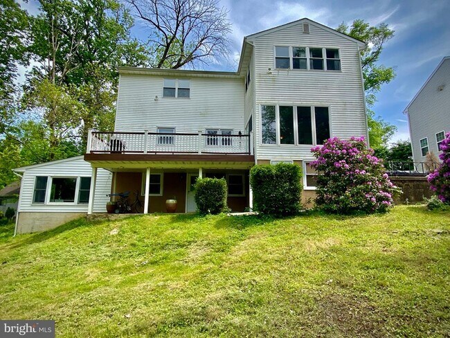Foto del edificio - 99 Ivy Ave