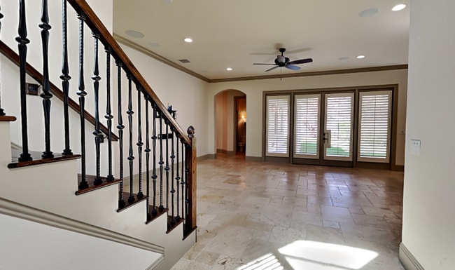 Building Photo - 1240 Poinsettia Ave