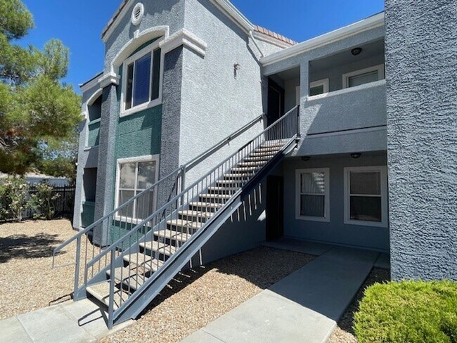 Building Photo - 6955 N Durango Dr
