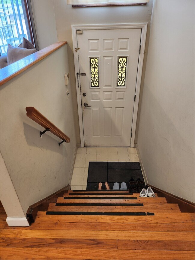 Foto del edificio - 454 Myrtle Avenue, Fort Lee, NJ 07024 - 3 ...