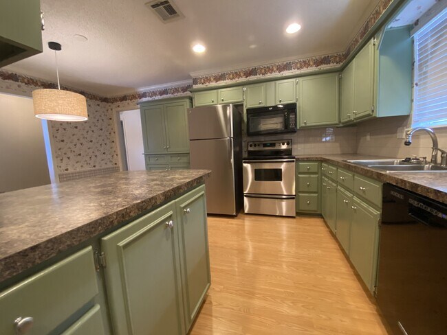 Building Photo - 928 Jona Kay Terrace