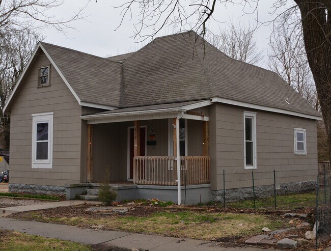 Building Photo - Rent this  3 bed 1.5 Bath Home available now!