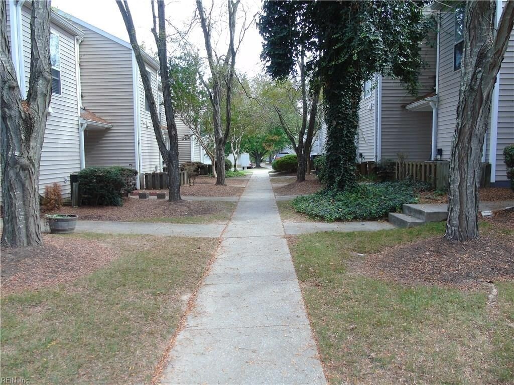 Building Photo - 4016 Midlands Rd