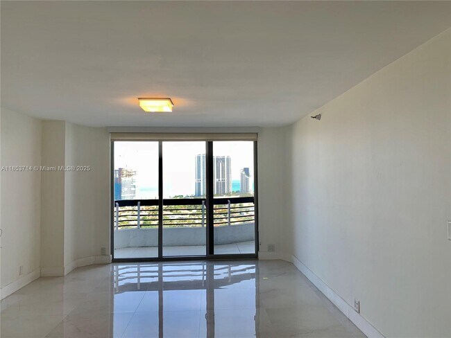 Foto del edificio - 19101 Mystic Pointe Dr